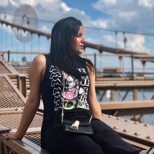 Meet your Posher, Noelia